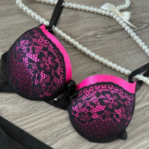 NEW| Intimate Set - Picture 3 of 8